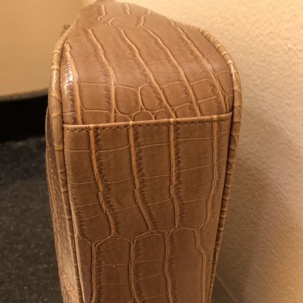 Crocodile-Embossed beautiful Faux leather shoulder Bag